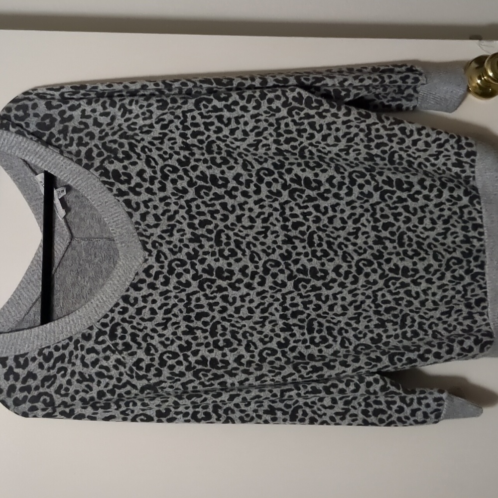 Tempted Hearts Sweater - Picture 2 of 6